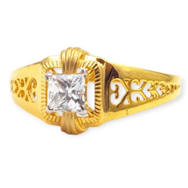 Ladies Gold Ring with Solitaire and Beautiful Design